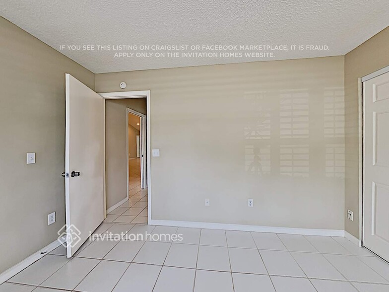 Building Photo - 13048 Meadowbreeze Dr