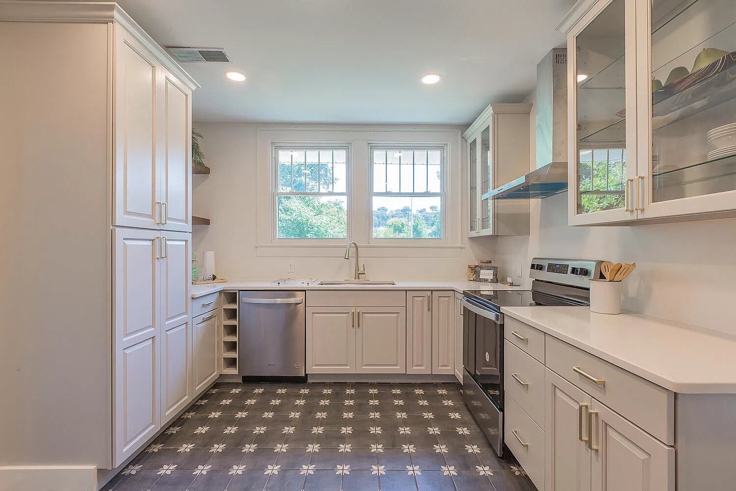 kitchen - 2403 Bailey Ave