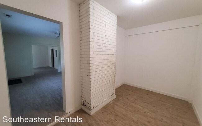 Building Photo - 2 br, 1 bath House - 322 E Charlotte Ave