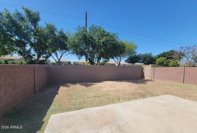 Building Photo - 3133 W Huntington Dr
