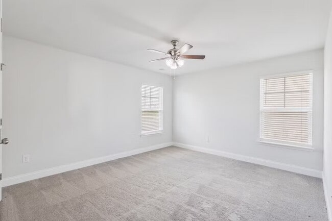 Building Photo - 2053 Ainsley Dr