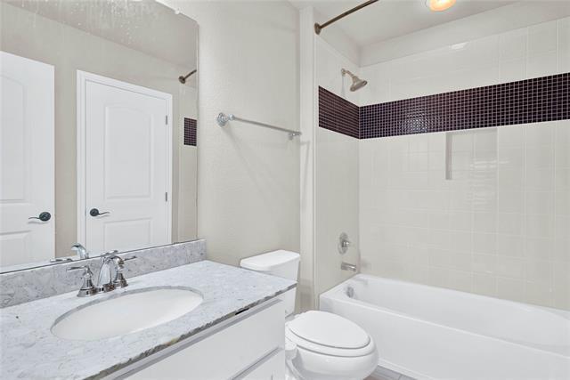 Building Photo - 2517 Las Palmas Ln