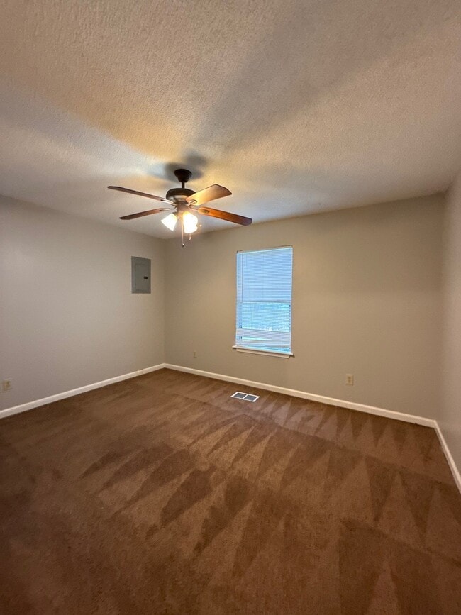 Building Photo - 114 Tuxedo Dr