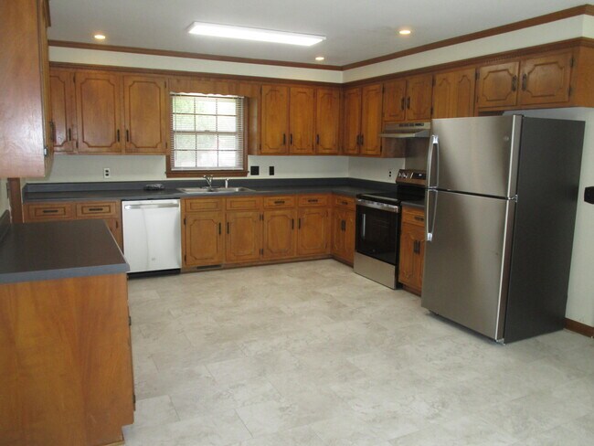 Building Photo - 4 Ashley St