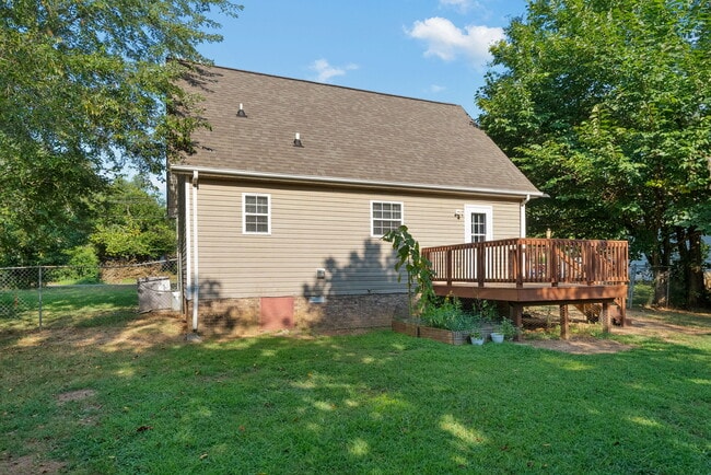 Building Photo - 3421 Oak Lawn Dr