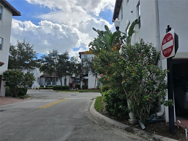 Building Photo - 11938 SW 26th Ct