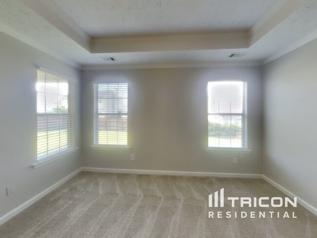 Building Photo - 1469 Buckingham Pl