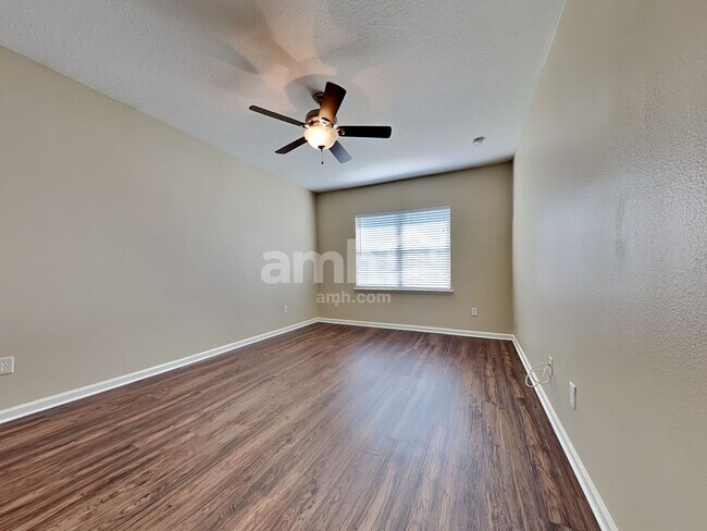 Building Photo - 655 Sunny Stroll Dr