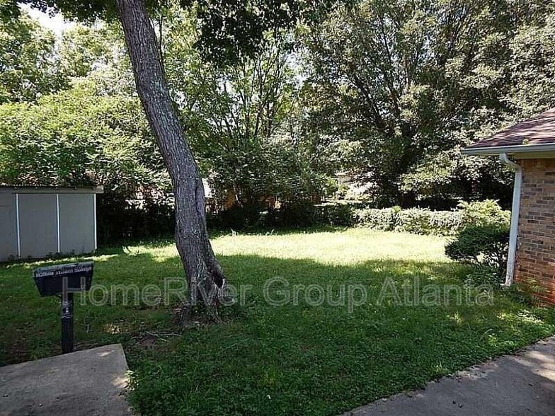 Building Photo - 2447 Tiffany Pl