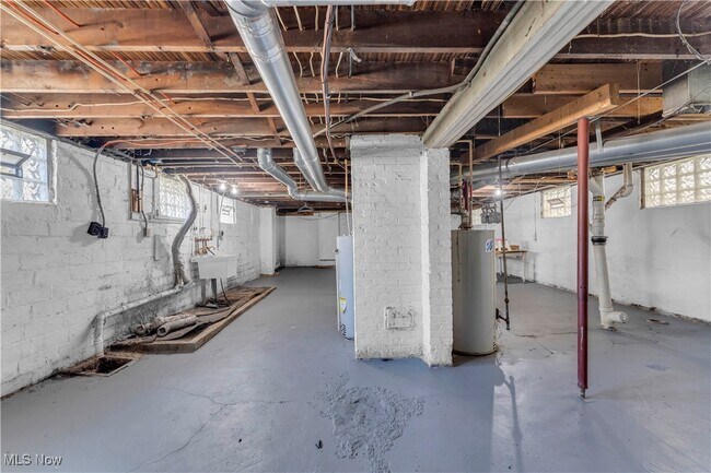 Building Photo - 4732 E 104th St
