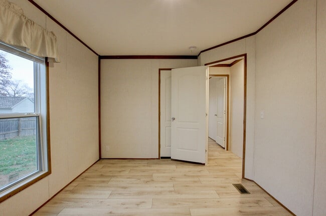 Building Photo - 295 Seays Rd