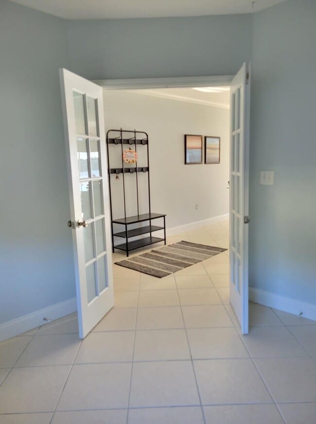 Building Photo - 4401 Crystal Lake Dr