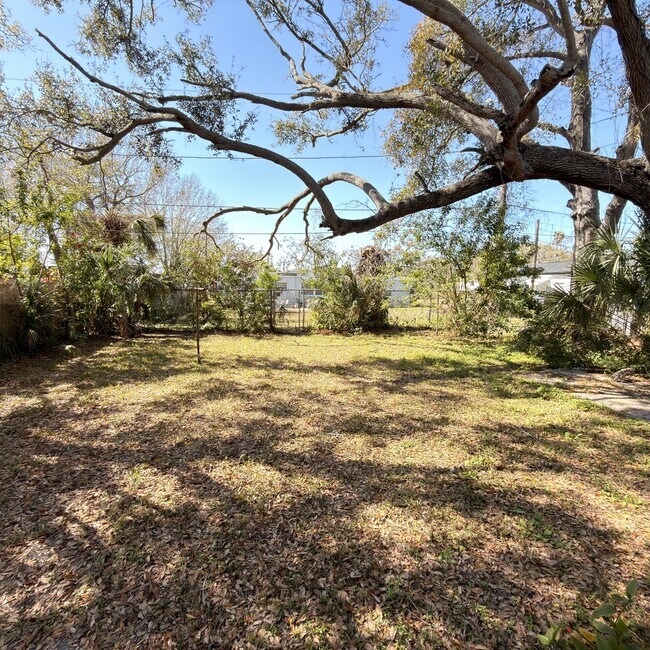 Building Photo - 2621 18th St S