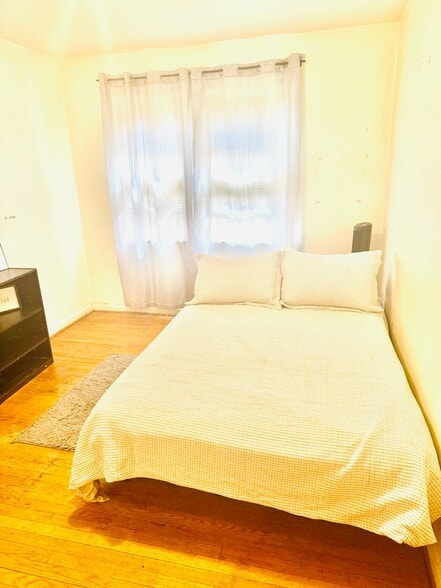 Building Photo - 4115 23rd Pl