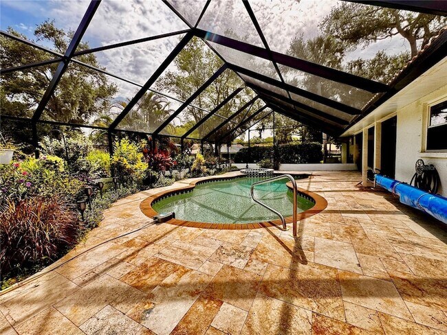 Building Photo - 3601 Garden Lakes Clenet