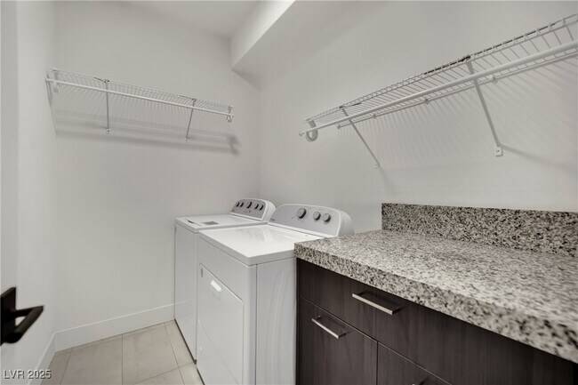 Building Photo - 378 Tranquil Peak Ct