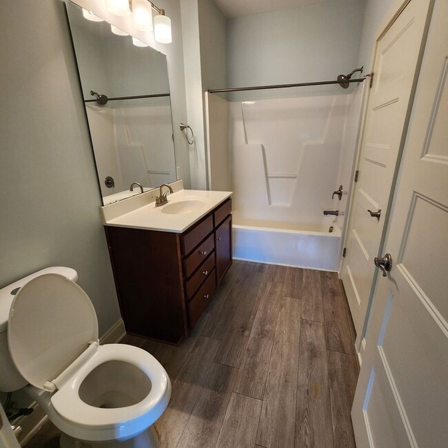 Building Photo - 2 Bedroom North Raleigh for rent