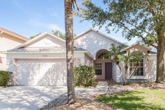 Building Photo - 9306 Hidden Water Cir