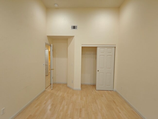 Building Photo - 3 Bedroom for Rent in River Oaks! $4,975