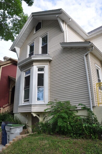 Building Photo - 1124 E Lyon St