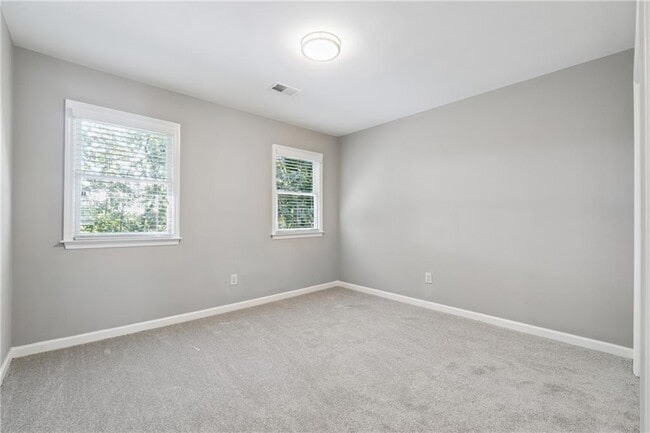 Building Photo - 3761 Ridge Rd SE