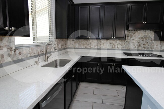 Building Photo - 2092 E Lantana Dr