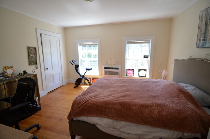 Building Photo - 41 Coolidge St