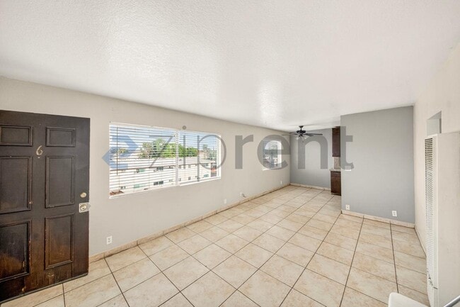 Building Photo - Unit 6