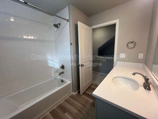 Building Photo - 1200 Sugarloaf Ln