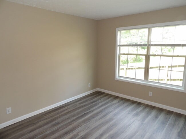 Building Photo - 35 Ashwood Ct