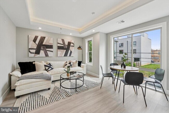 Building Photo - 2401 N 2nd St