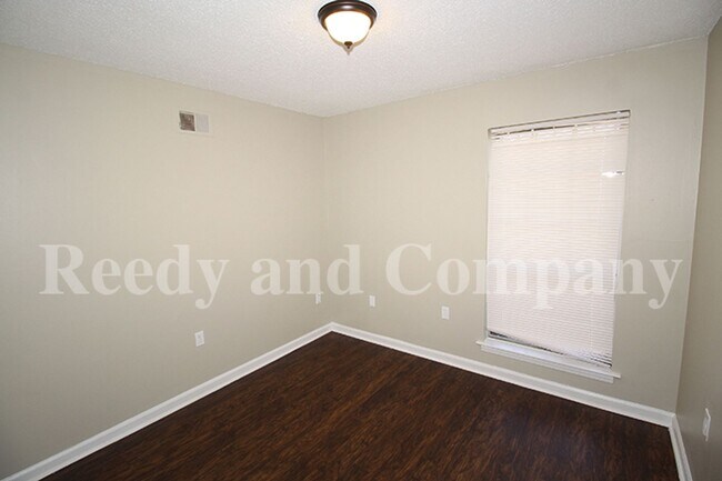 Building Photo - 2447 Wellons Ave