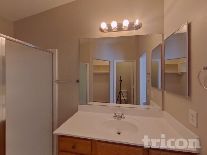 Building Photo - 40441 W Thornberry Ln