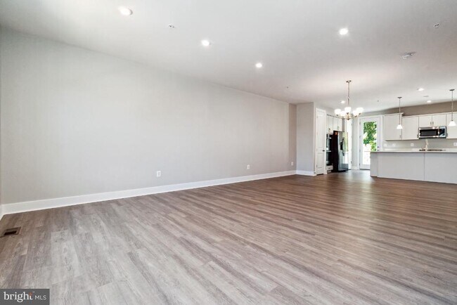 Primary Photo - 8311 Amber Beacon Cir