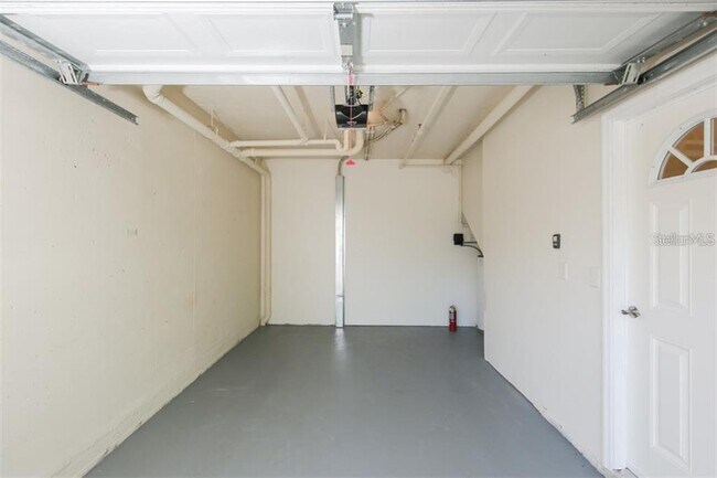 Building Photo - 5655 Bentgrass Dr