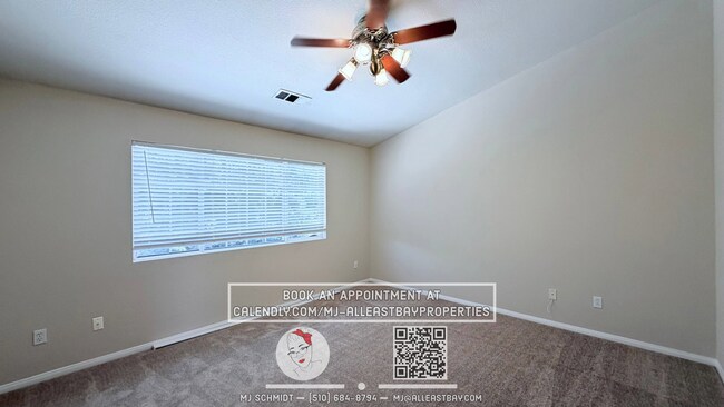 Building Photo - Beautiful 3 bedroom home nestled in cozy Brentwood neighborhood!