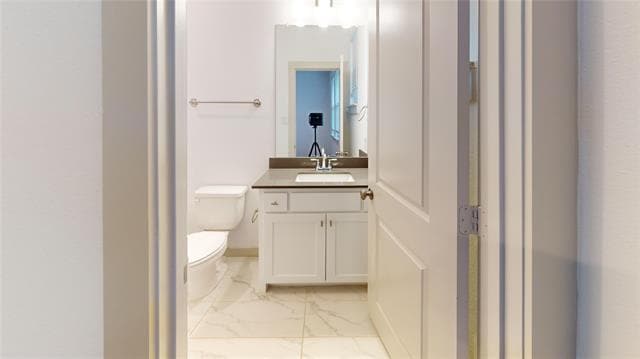 Building Photo - 685 Vista Del Lago Dr