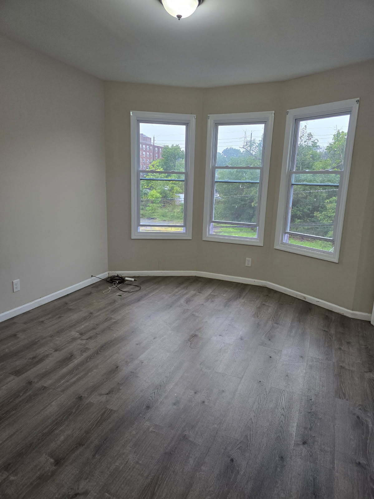 Building Photo - 584 Hunterdon St