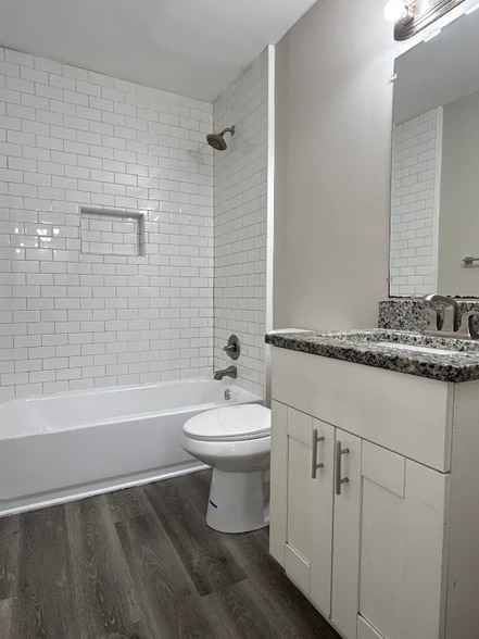 Building Photo - 135 E Hill St