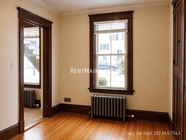 Building Photo - 9 Catell St