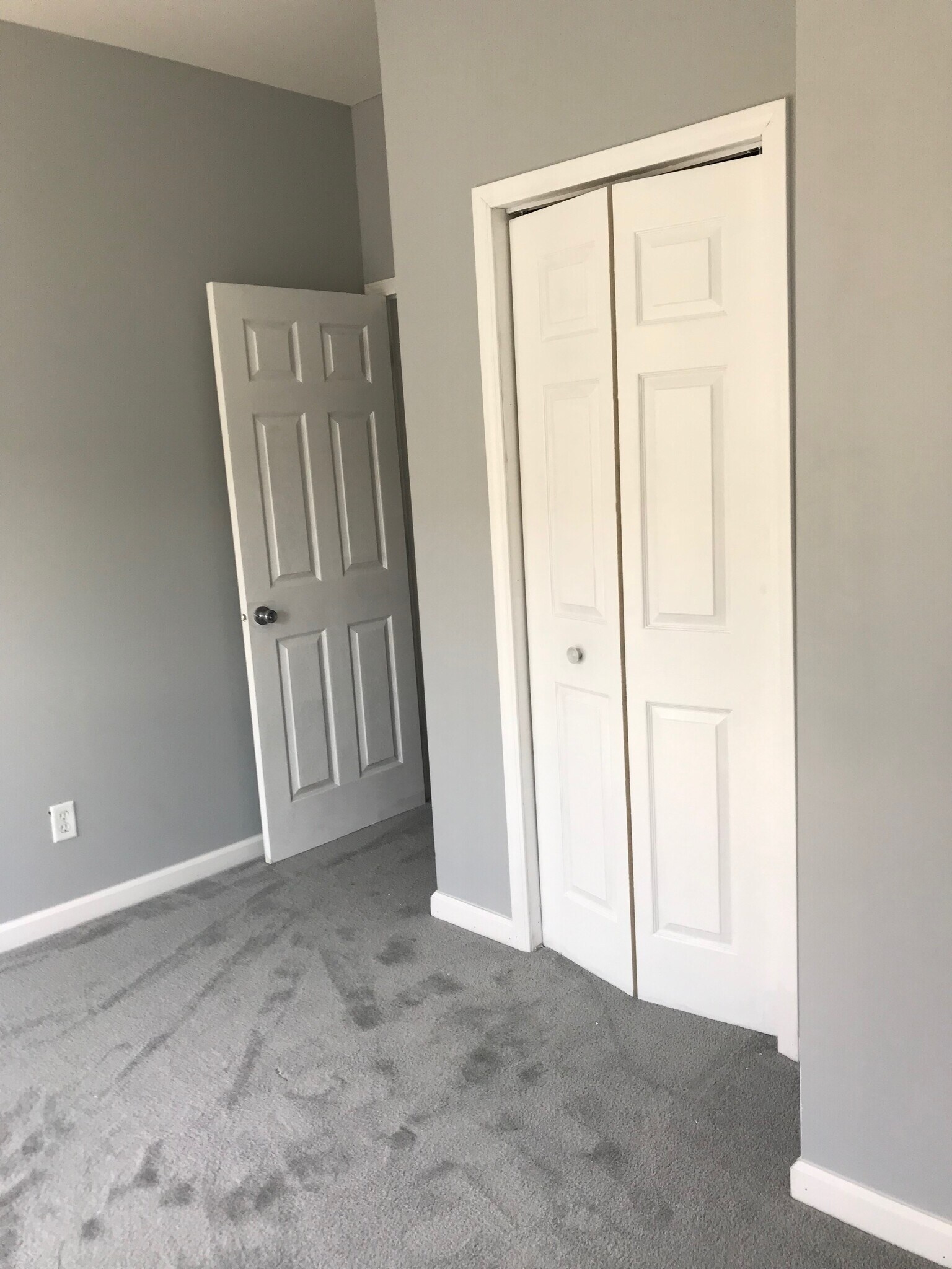 Inside first bedroom with closet - 828 W Roache St