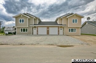 Building Photo - 2713 Desert Eagle Loop