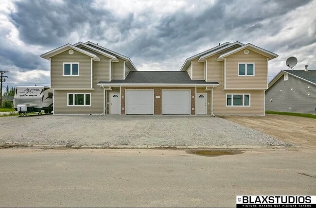Building Photo - 2713 Desert Eagle Loop