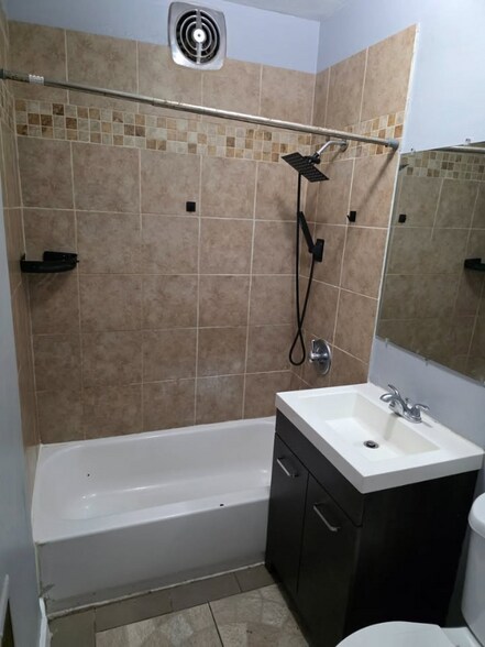 Building Photo - 3052 N 47th St