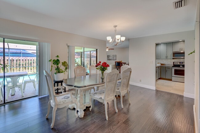 Building Photo - 6833 Bianchini Cir