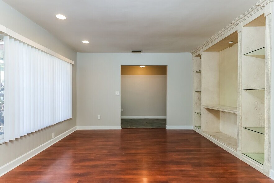 Building Photo - 22025 Flanders Ct