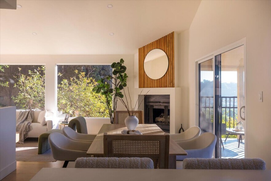 Building Photo - 1930 Kemper St