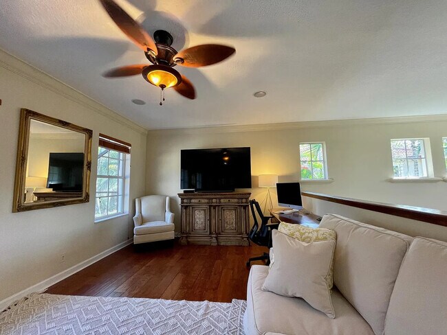 Building Photo - 1200 Merlot Dr