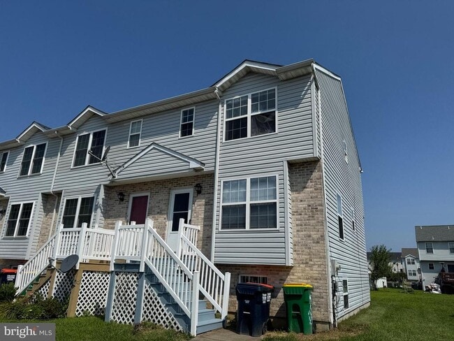 Building Photo - 132 Rosie Dr