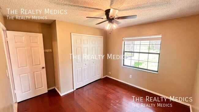 Building Photo - 6421 Undine Way